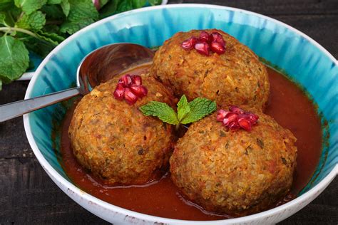  Kufteh Tabrizi: Bir Türk Değirmeni ve İranlı Baharatların Harika Uyumu!